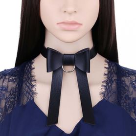 Červený erotický kožený choker, mašľa a opasok