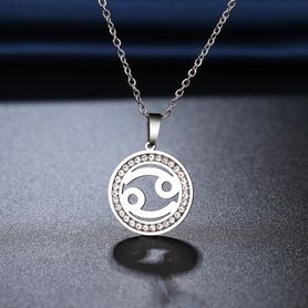 Retiazka s príveskom zverokruhu, oceľ, zirkóny, strieborná farba - "RAK"