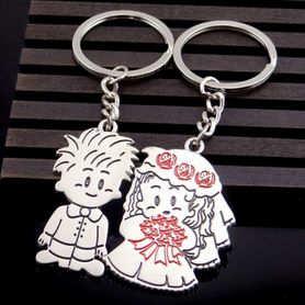 Kľúčenky pre dvoch, pár nevesta a ženích, glazúra a gravírovanie