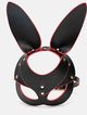 Černá kožená maska králík, červený lem, druky a opasek